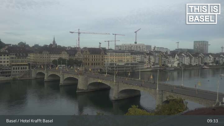 Basel: Martinskirche - Peterskirche - Middle Bridge, Basel - Basel Minster - Pfalz - Universität Basel - Spalentor - Rhine Promenade - Wettsteinbrücke