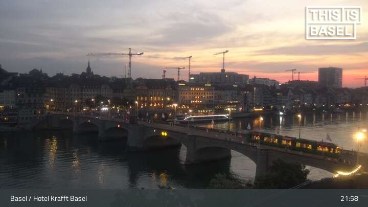 Basel: Martinskirche - Peterskirche - Middle Bridge, Basel - Basel Minster - Pfalz - Universität Basel - Spalentor - Rhine Promenade - Wettsteinbrücke