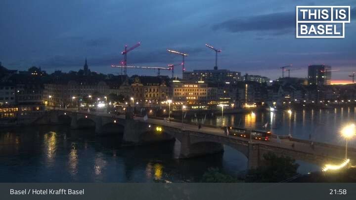 Basel: Martinskirche - Peterskirche - Middle Bridge, Basel - Basel Minster - Pfalz - Universität Basel - Spalentor - Rhine Promenade - Wettsteinbrücke