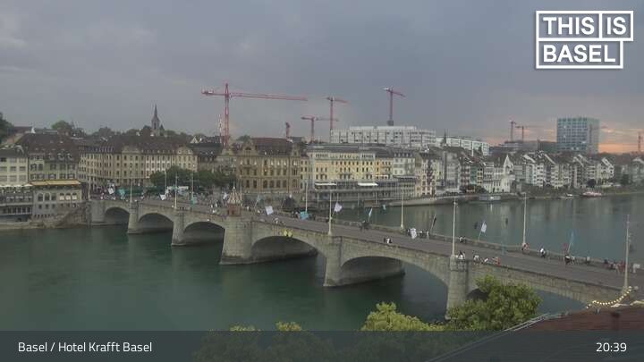 Basel: Martinskirche - Peterskirche - Middle Bridge, Basel - Basel Minster - Pfalz - Universität Basel - Spalentor - Rhine Promenade - Wettsteinbrücke