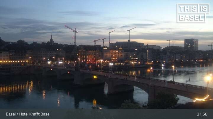 Basel: Martinskirche - Peterskirche - Middle Bridge, Basel - Basel Minster - Pfalz - Universität Basel - Spalentor - Rhine Promenade - Wettsteinbrücke
