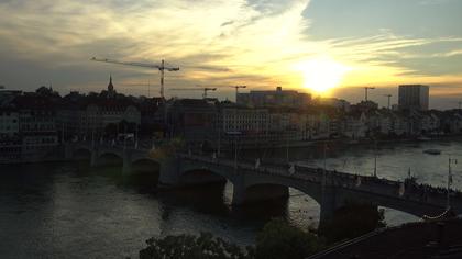 Basel: Middle Bridge, Basel - Martinskirche - Rhine Promenade - Pfalz - Basel Minster - Peterskirche - Wettsteinbrücke - Universität Basel - Spalentor