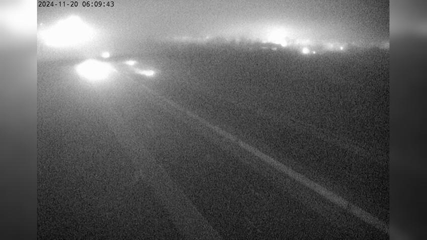 Traffic Cam Windsor: 401 Near 8th Concession Road