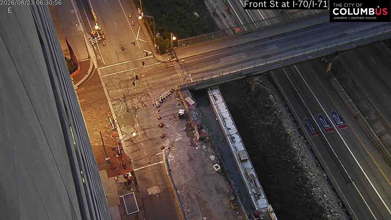Traffic Cam River South: I-70/I-71 at Front St
