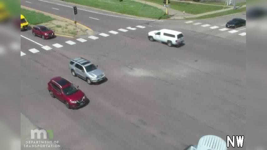 Traffic Cam Burnsville: T.H.13 EB @ Parkwood Dr