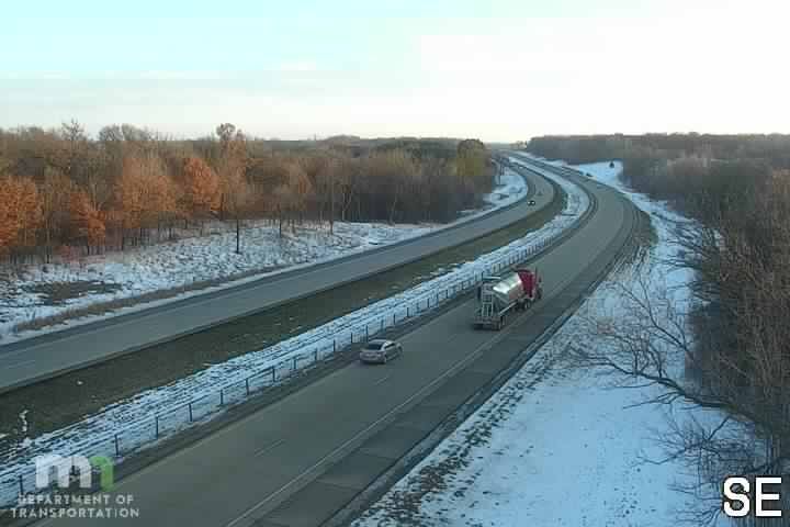 Traffic Cam Hazelwood: I-35 SB (MP 74.3)