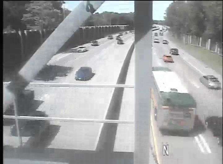 Traffic Cam Richfield: I-35W N-S N of 76th St