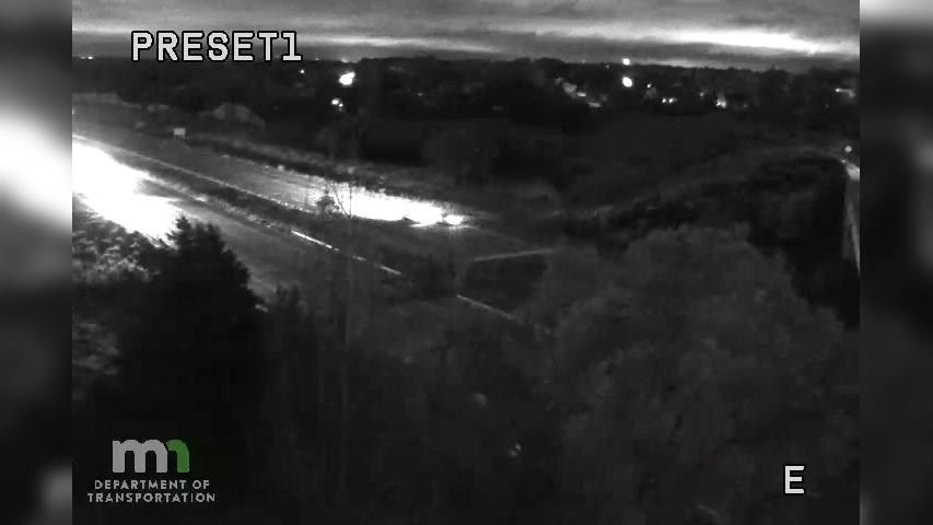 Traffic Cam Eagan: I-35E SB @ Deerwood Dr
