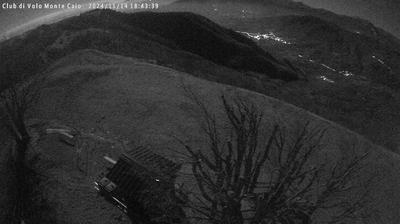 immagine della webcam nei dintorni di Tizzano Val Parma: webcam Schia Monte Caio