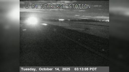 Traffic Cam Fremont › South: TV958 -- SR-84 : AT KGO TOWERS