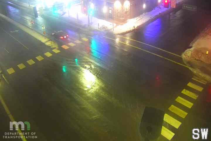 Traffic Cam West St. Paul: MN 3: Robert St NB @ Emerson Ave