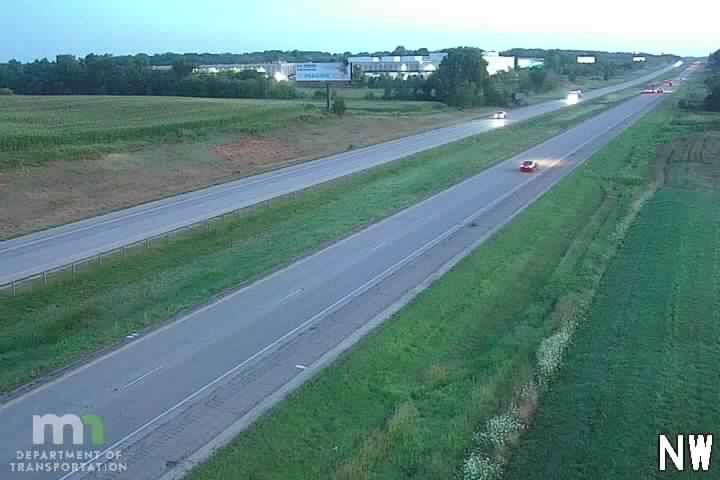 Traffic Cam Faribault: I-35: I-35 NB (MP 60.0)