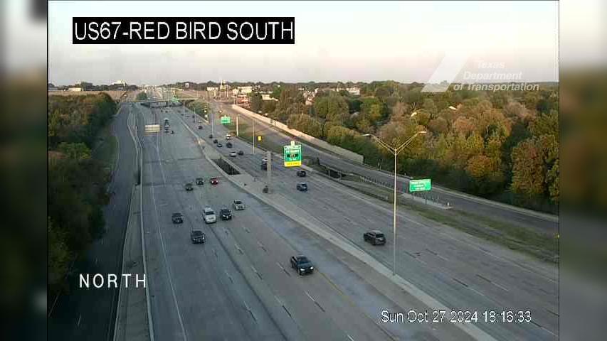 Traffic Cam Dallas › North: US 67 @ Red Bird South