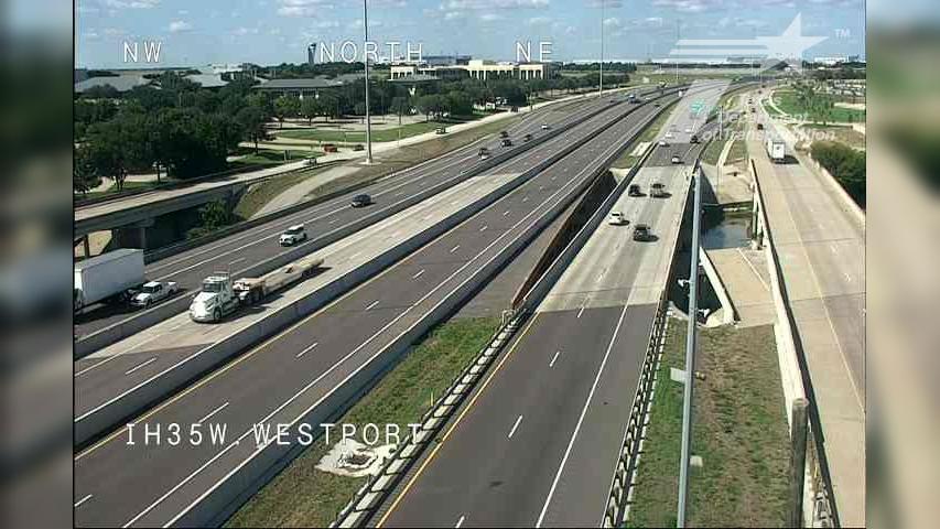 Traffic Cam Fort Worth › North: I-35W @ Westport