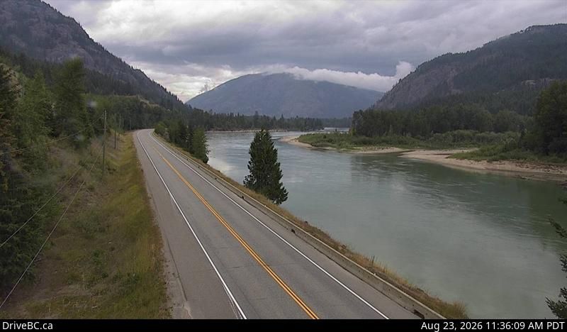 Traffic Cam Area O › North: Hwy 5, about 2 km north of Highway 24, looking north