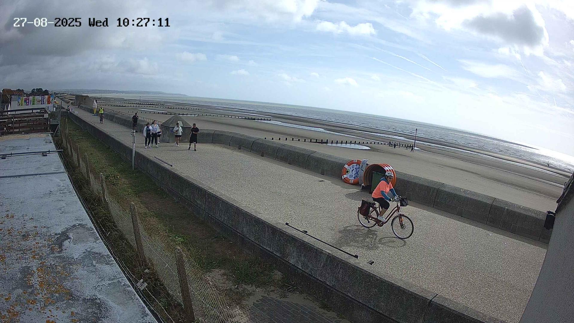 Dymchurch: Beachcam