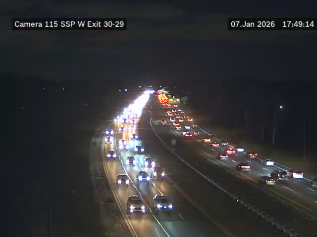 Traffic Cam South Farmingdale › West: SSP Between Exit 29 and Exit