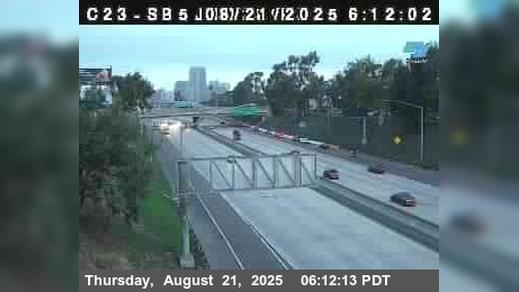 Traffic Cam Barrio Logan › South: C023) SB 5 : Just North Of 28th Street