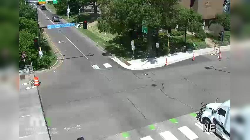 Traffic Cam Minneapolis: I-35W NB @ University Ave