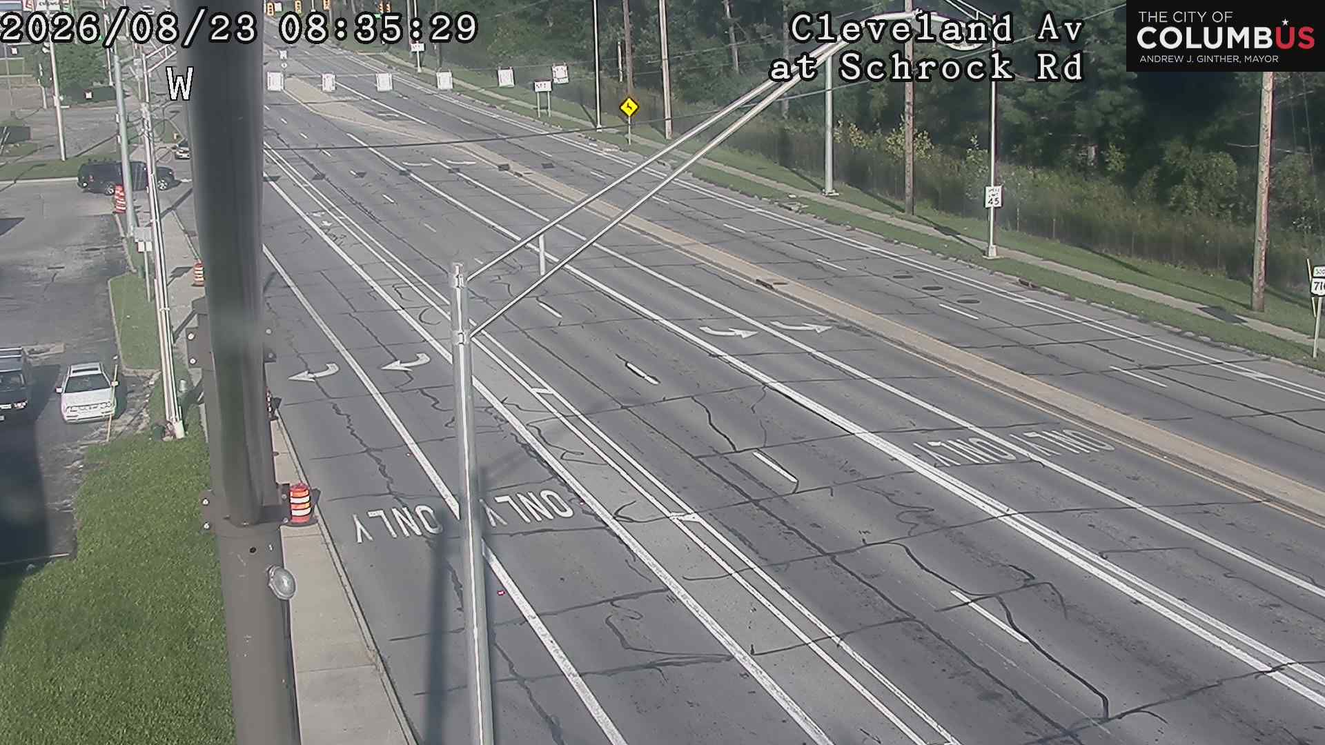 Traffic Cam Columbus: City of - Cleveland Ave at Schrock Rd