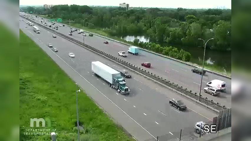 Traffic Cam Brooklyn Center: I-94 WB @ Xerxes Ave