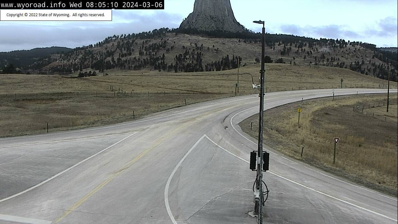 Traffic Cam Devils Tower › West: WYO 24 - WYO 110 Junction - WEST