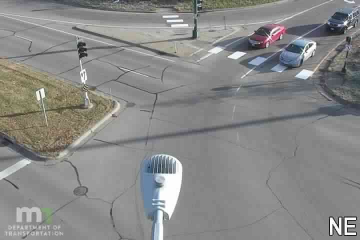 Traffic Cam Eden Prairie: I-494: I-494 WB @ Prairie Center Dr NB