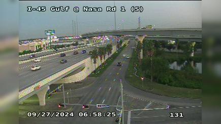 Traffic Cam Webster › South: IH-45 Gulf @ Nasa Rd 1 (S)