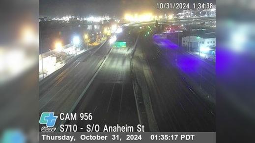 Traffic Cam Long Beach › South: I-710 : (956) South of Anaheim St