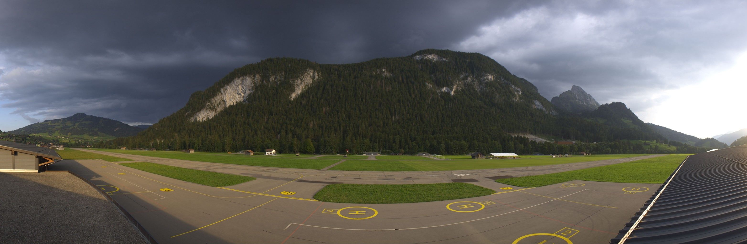 Saanen: Gstaad Airport