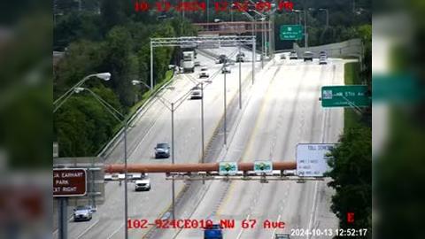 Traffic Cam Miami Lakes: 102) SR-924 at NW 67th Ave