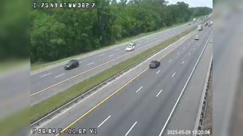 Traffic Cam Lowell: I-75 @ MM 362.7 NB