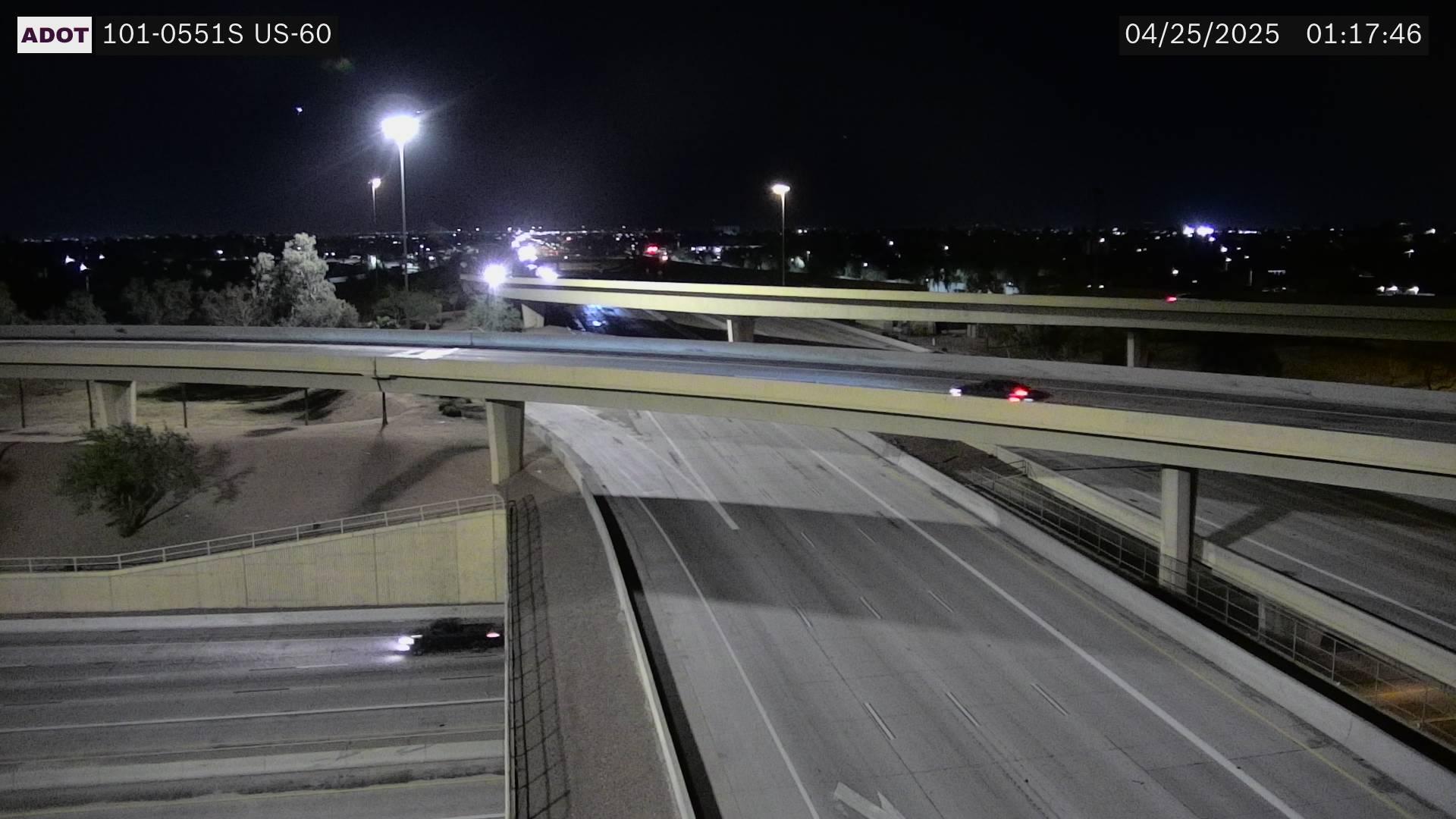 Traffic Cam Tempe › South: L-101 SB 55.18 @US-60