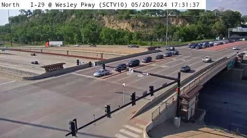 Traffic Cam Sioux City: SC - I-29 @ Wesley Parkway (10)