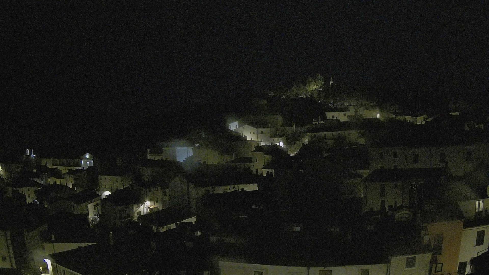 Ovindoli: Mountain City Landscapes & Weather Webcam