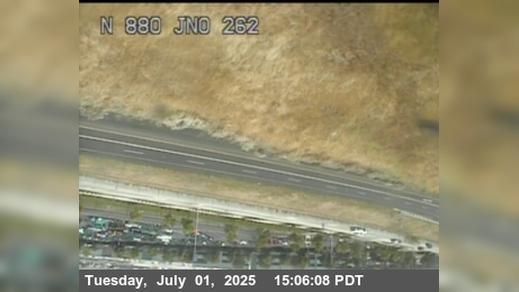 Traffic Cam Warm Springs District › North: TVB27 -- I-880 : AT JNO MISSION OR