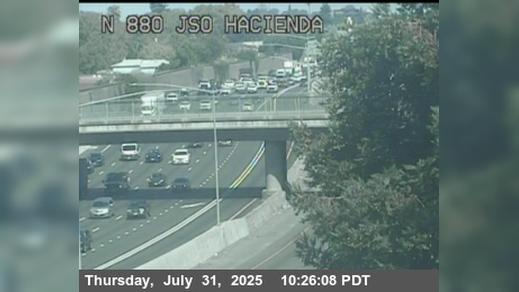 Traffic Cam San Lorenzo › North: TV706 -- I-880 : AT JSO HACIENDA