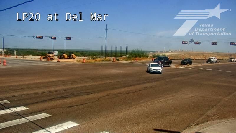 Traffic Cam Laredo › South: LP20 @ Del Mar