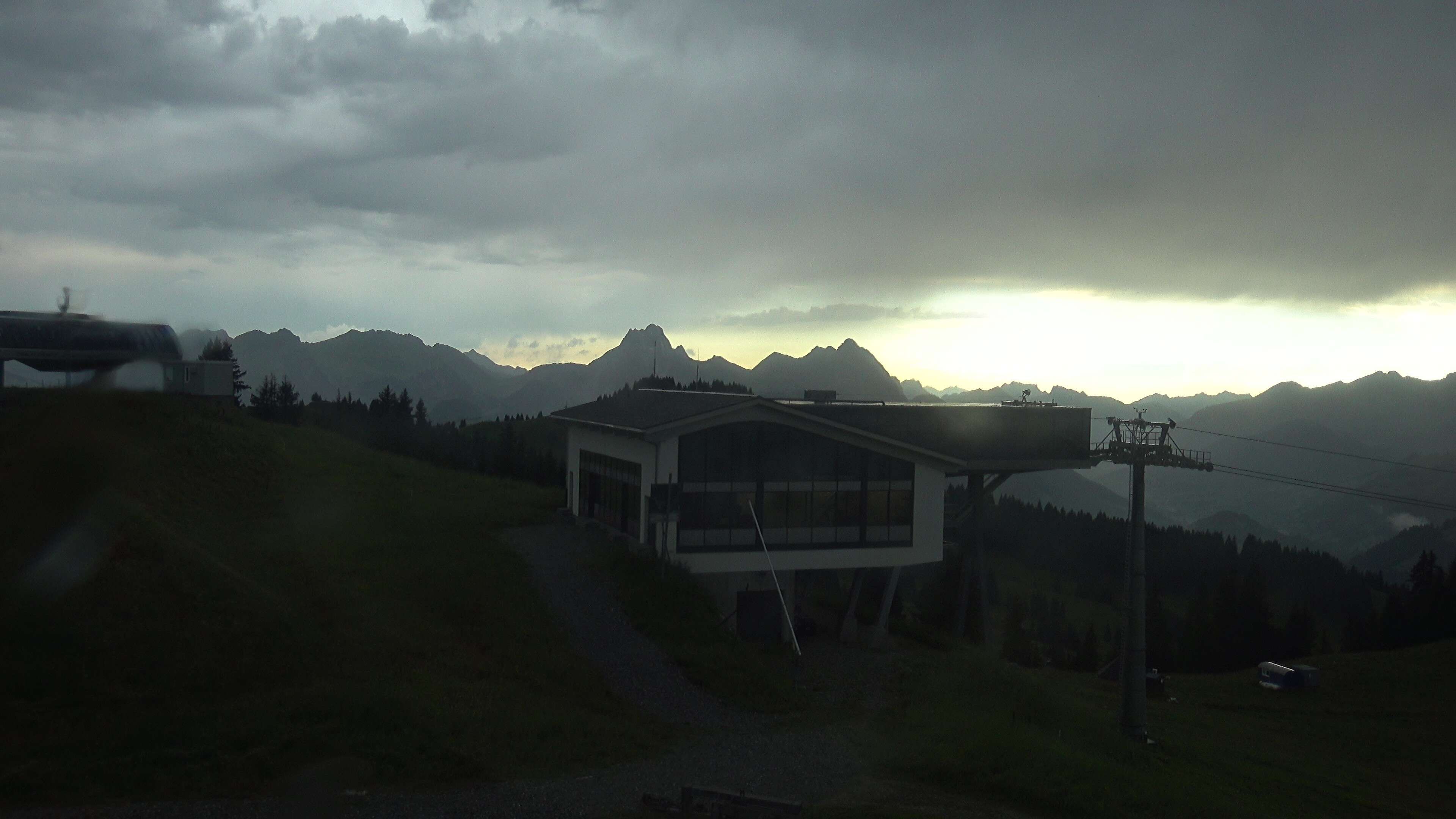 Saanenmöser: Gstaad - Saanerslochgrat, Bergstation