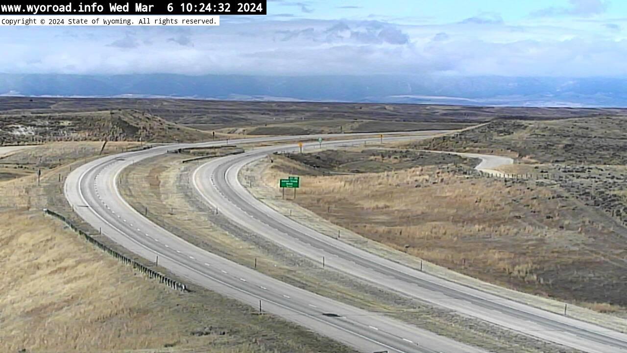 Traffic Cam Johnson: I-90 near Indian Creek Road, WY (MM 83.3)