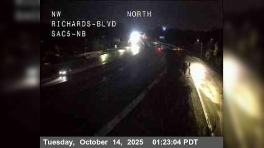 Traffic Cam Sacramento › North: Hwy 5 at Richards