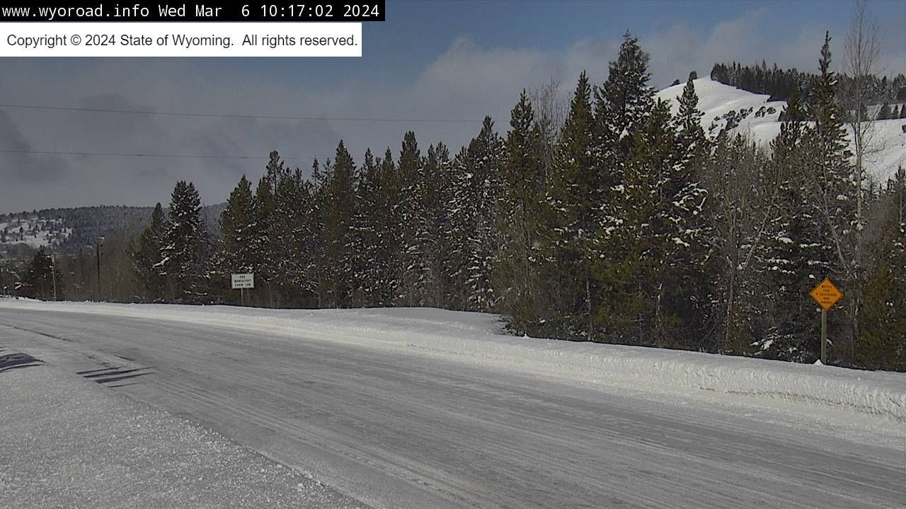 Traffic Cam Teton › West: Blackrock Ranger Station - WEST