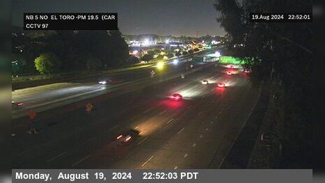 Traffic Cam Lake Forest › North: I-5 : North of El Toro Road (Carlota)