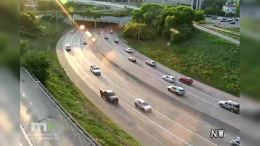 Traffic Cam Stevens Square - Loring Heights: I-94 EB @ Lyndale Ave