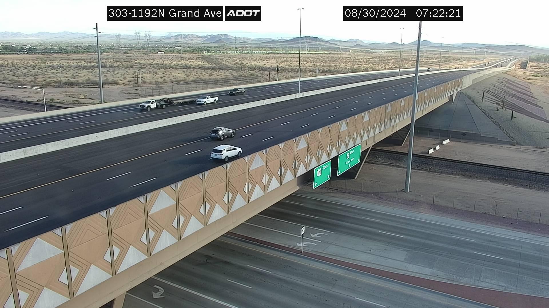 Traffic Cam Surprise › South: L-303 SB 119.26 @US-60