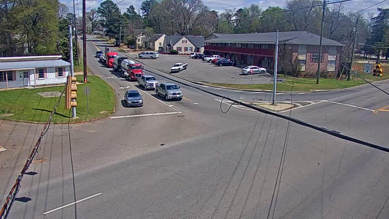 Traffic Cam Tuscaloosa › East: TUS-CAM-University-Crescent