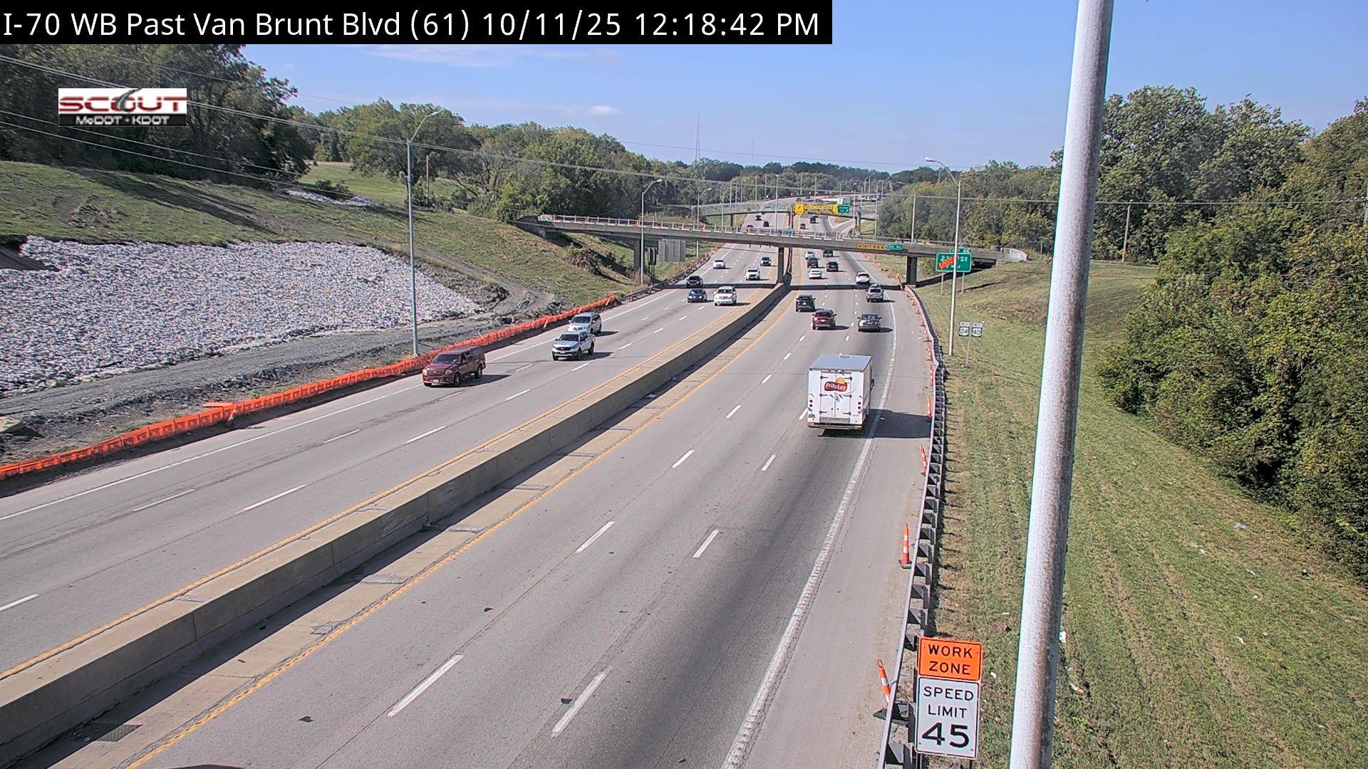 Traffic Cam Kansas City: I- WB PAST VAN BRUNT