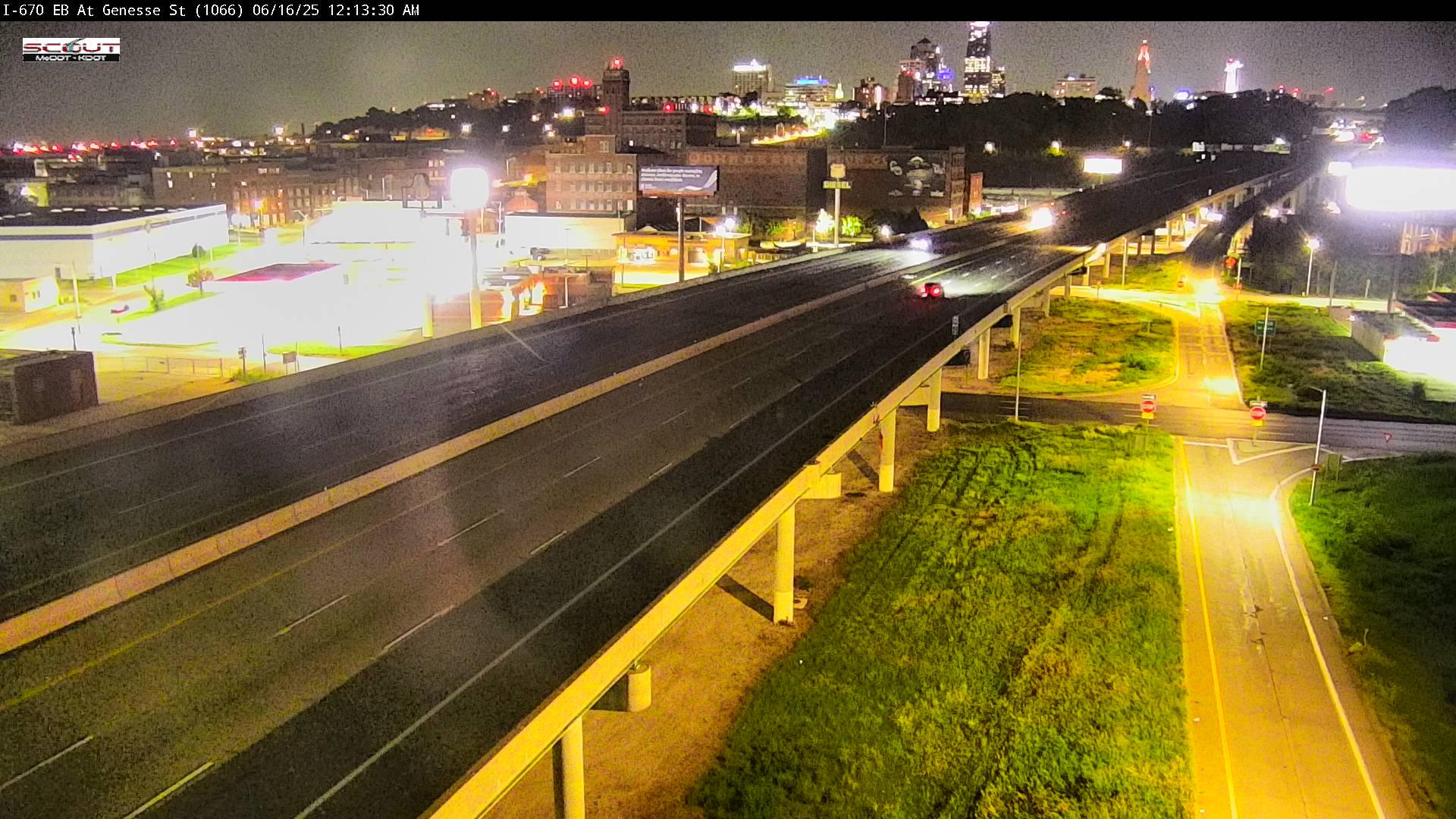 Traffic Cam Kansas City: I-670 E @ Genesse Street