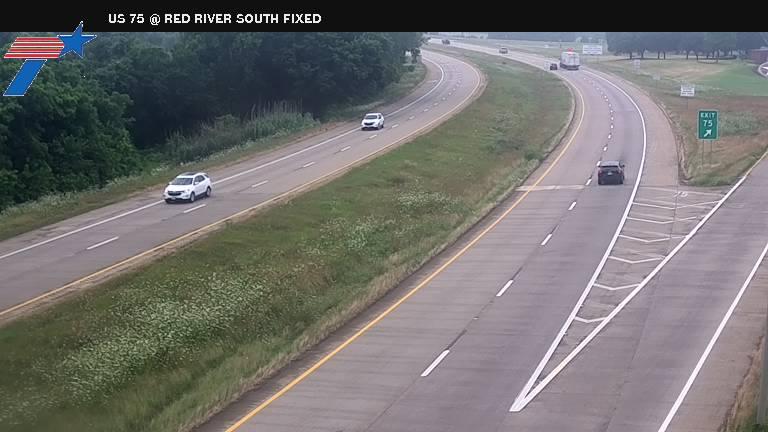Traffic Cam Denison › South: US 75 @ Red River Fixed South