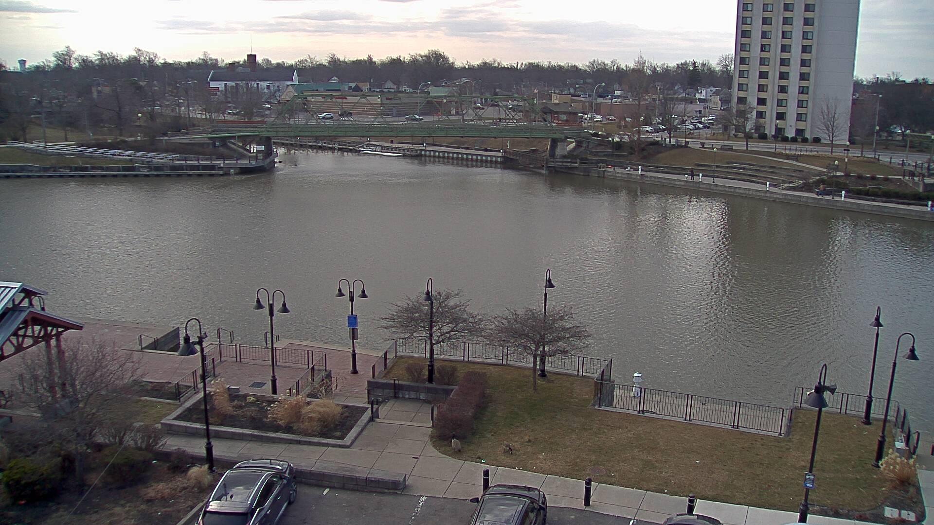 Traffic Cam Tonawanda: North - NY, Gateway Harbor